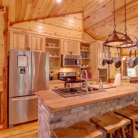 Romantic Mountain View Cabin Rental Near Downtown! Buitenkant foto