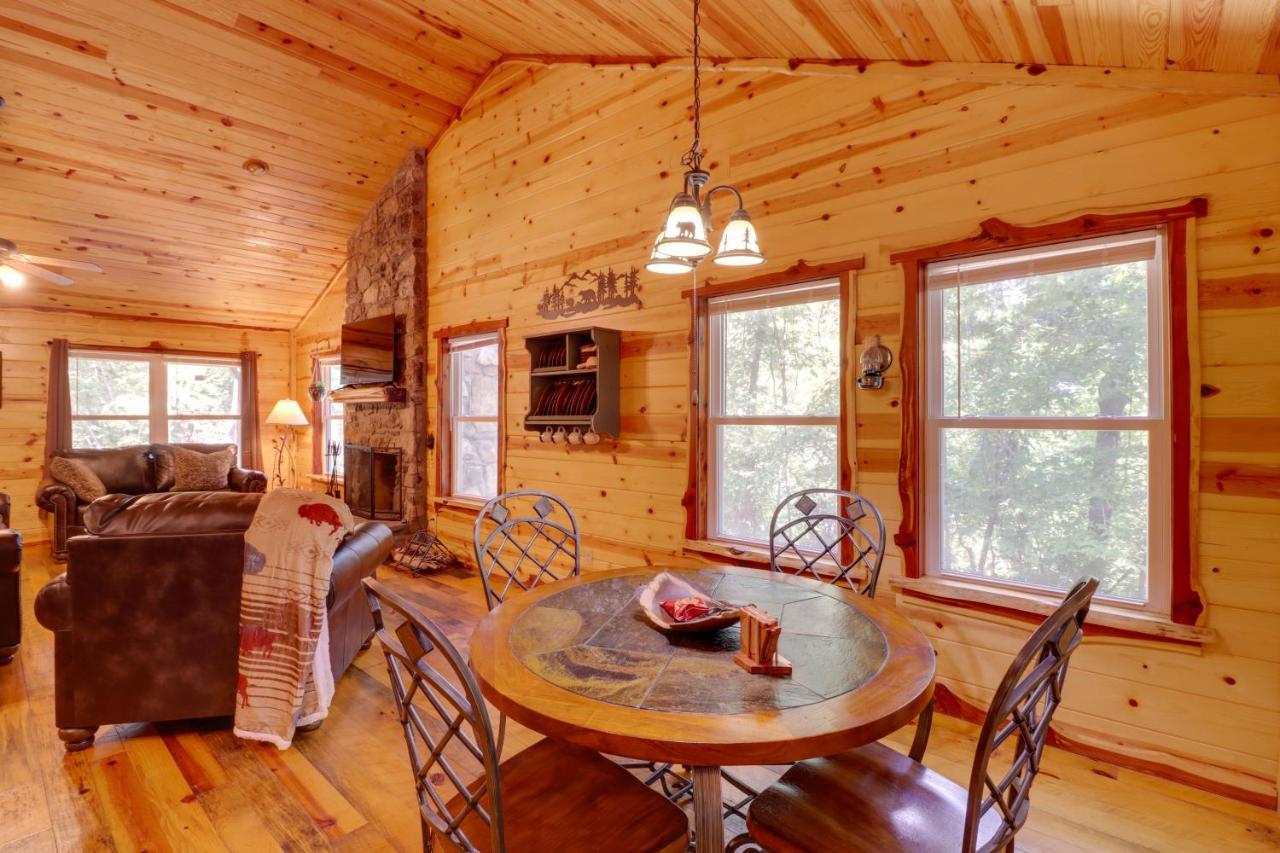 Romantic Mountain View Cabin Rental Near Downtown! Buitenkant foto