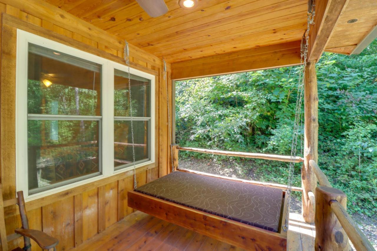 Romantic Mountain View Cabin Rental Near Downtown! Buitenkant foto