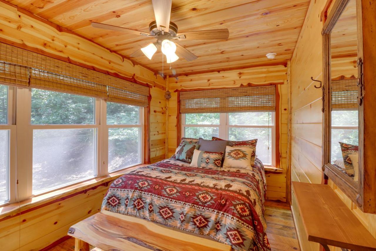 Romantic Mountain View Cabin Rental Near Downtown! Buitenkant foto