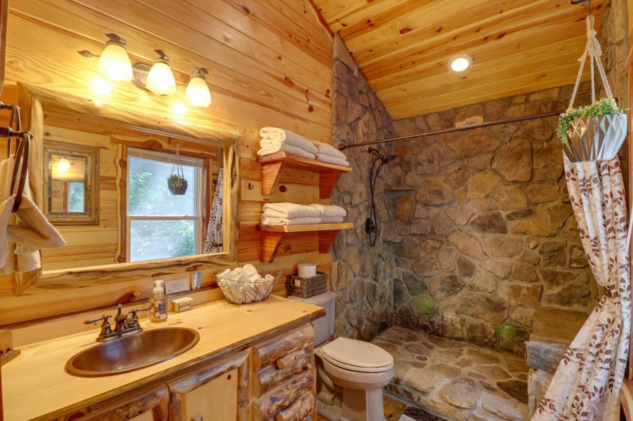 Romantic Mountain View Cabin Rental Near Downtown! Buitenkant foto