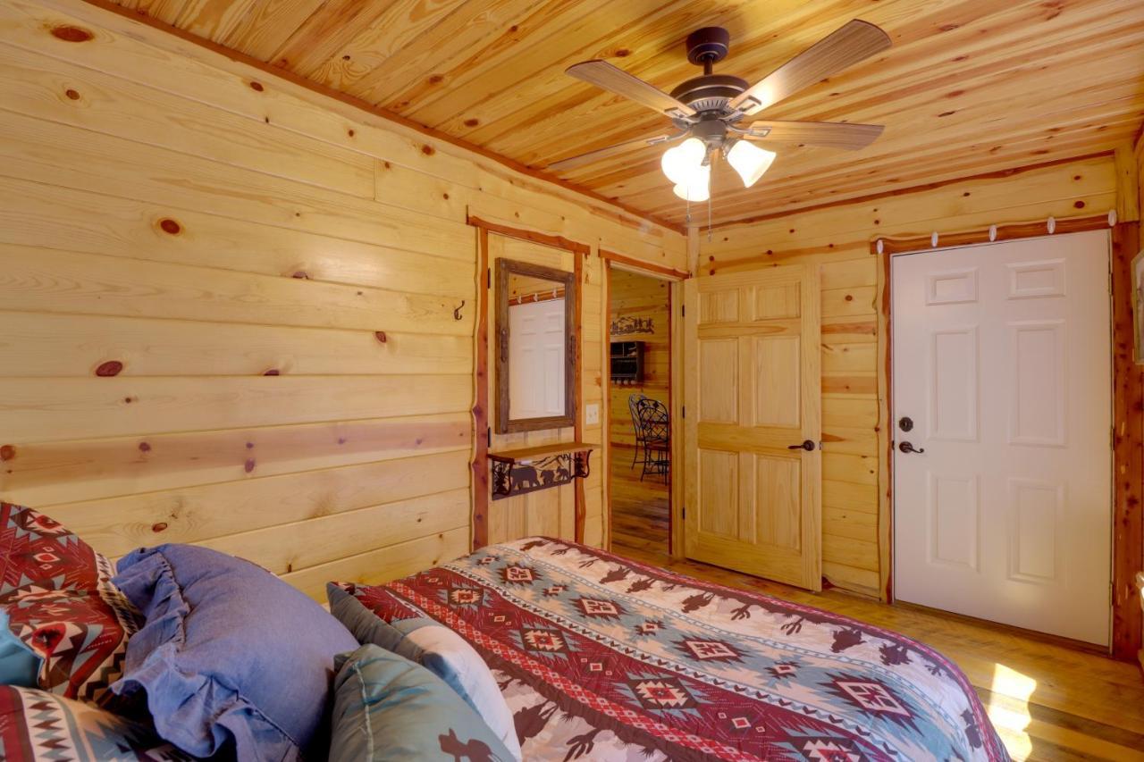 Romantic Mountain View Cabin Rental Near Downtown! Buitenkant foto